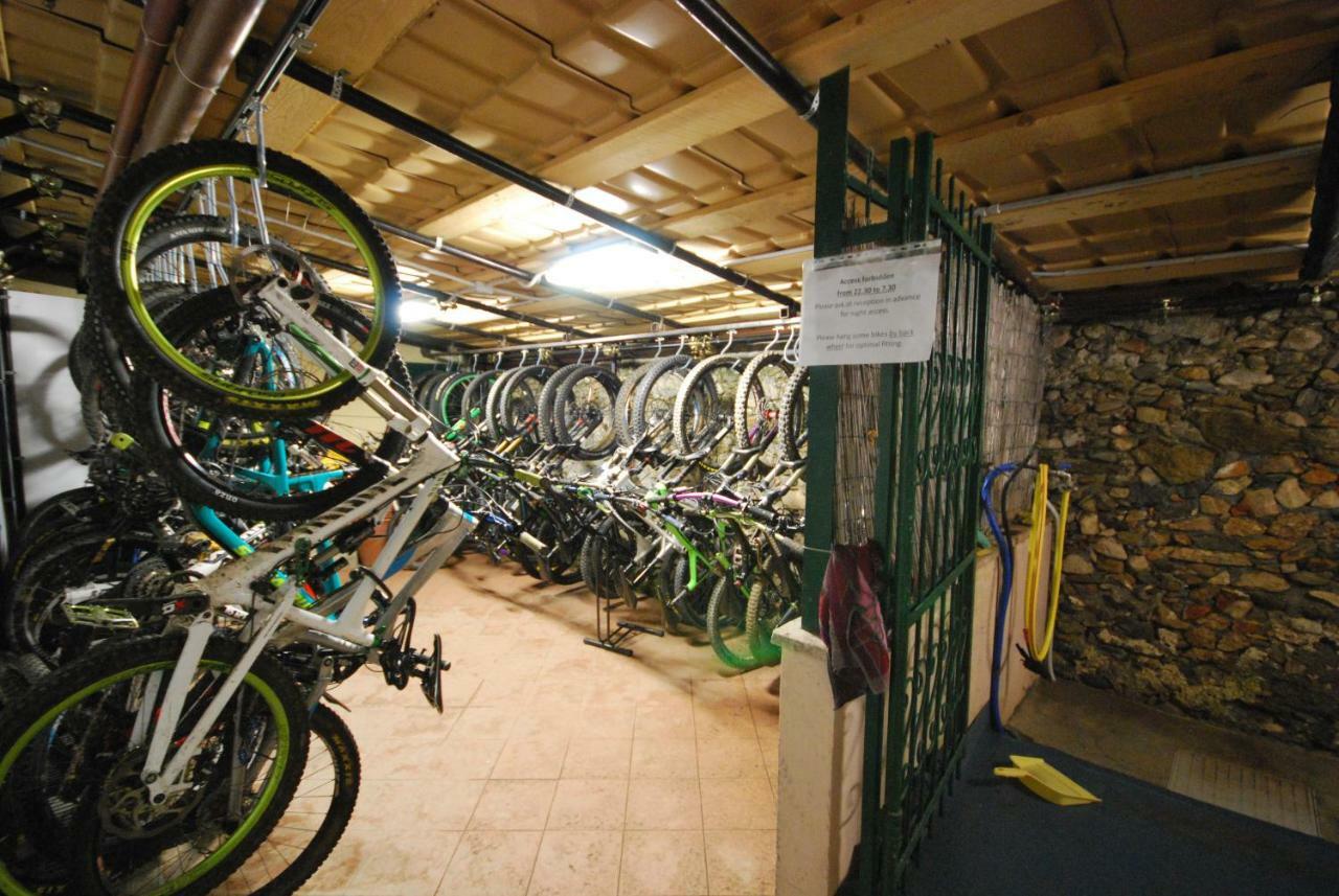Appartamenti Family & Mtb Finale Ligure Exterior photo